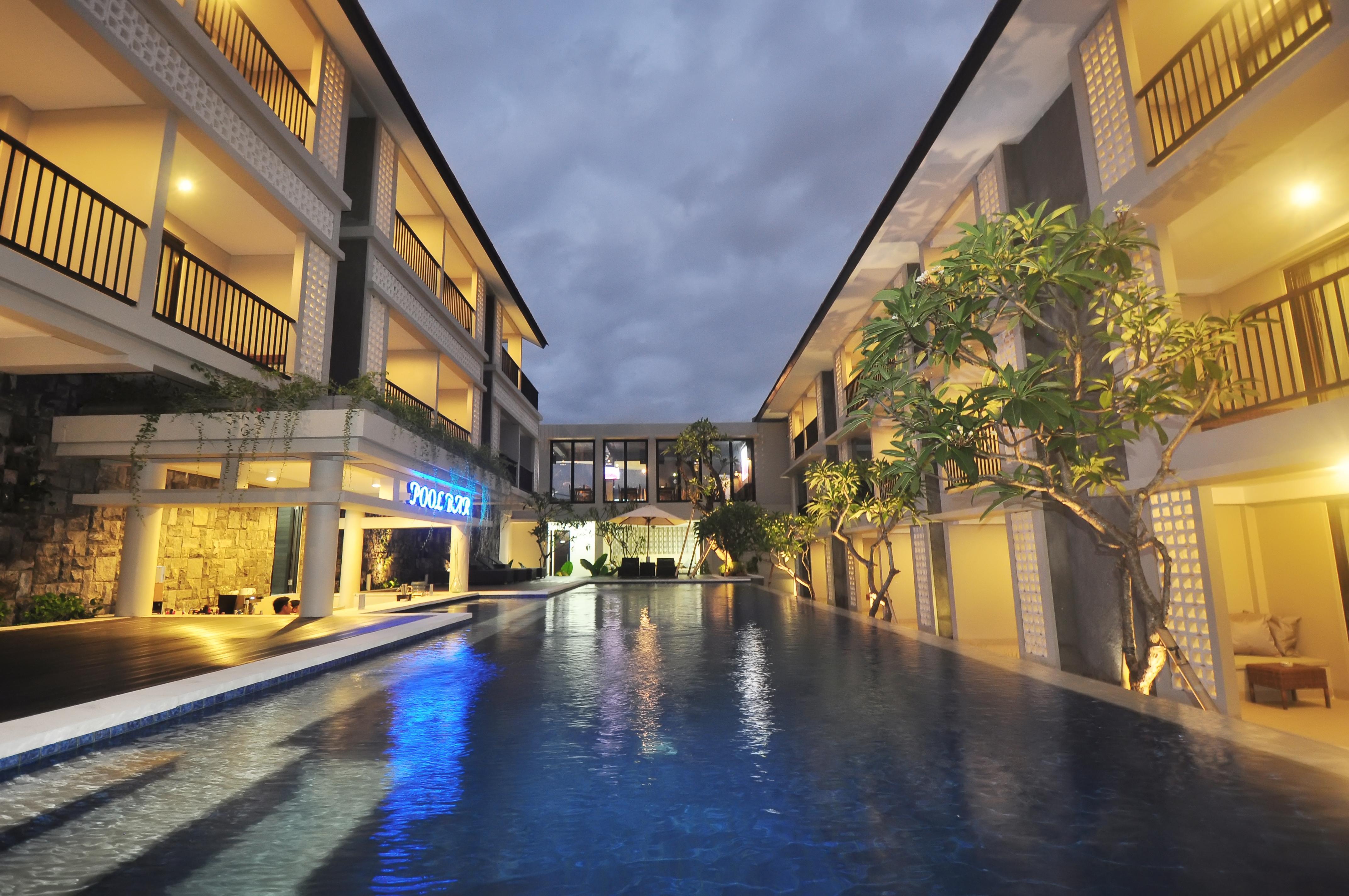 Grand Barong Resort Kuta  Exterior photo