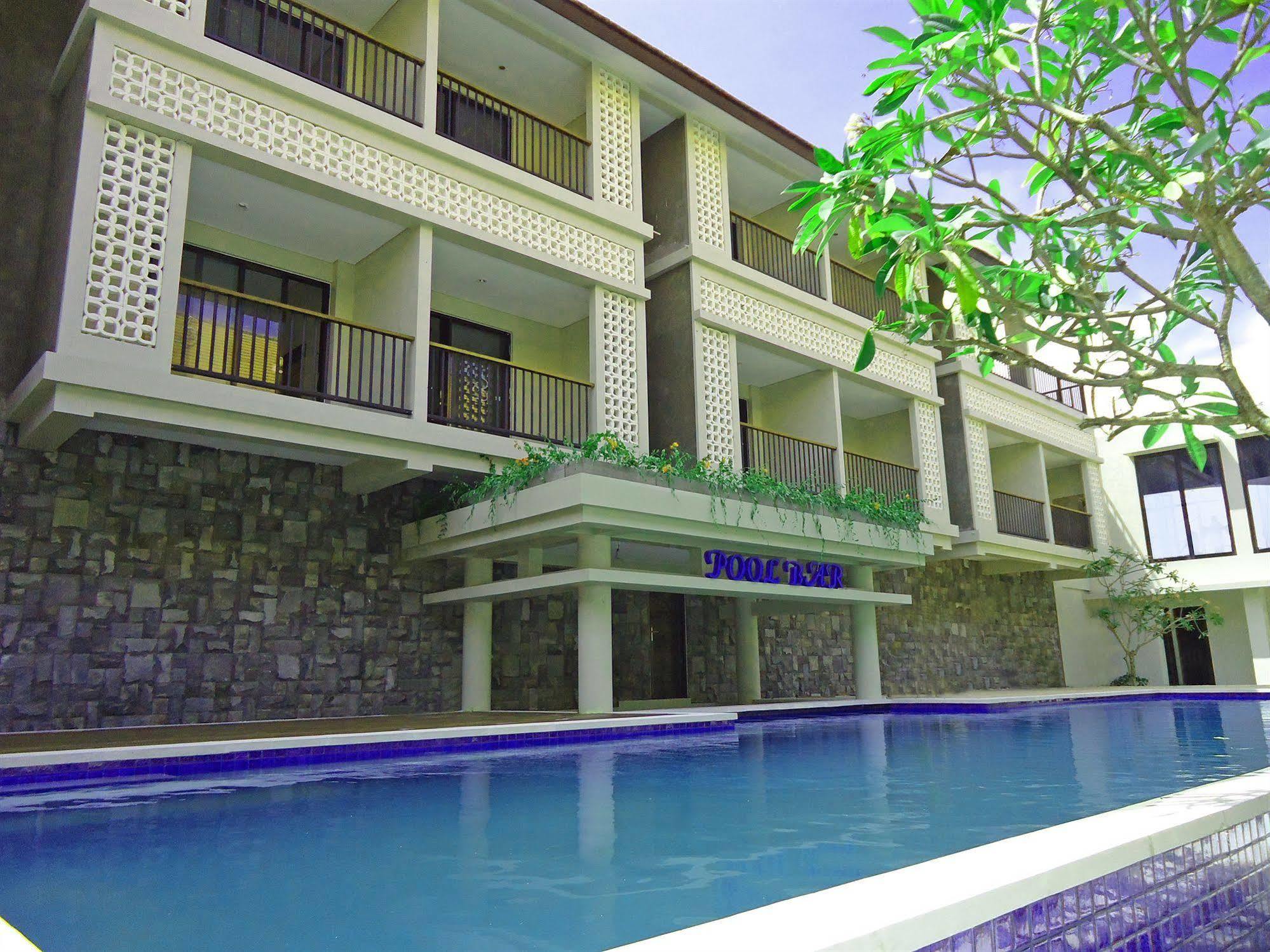 Grand Barong Resort Kuta  Exterior photo