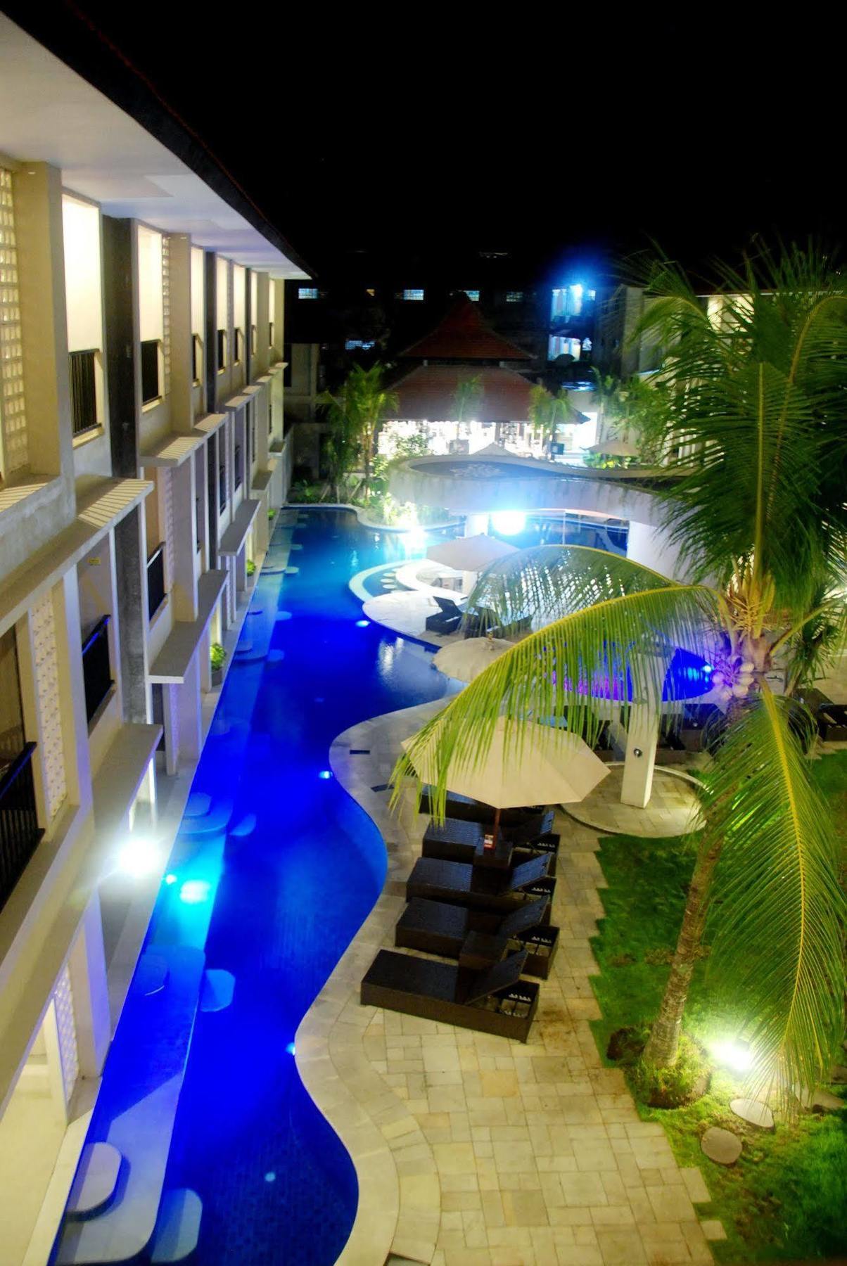 Grand Barong Resort Kuta  Exterior photo